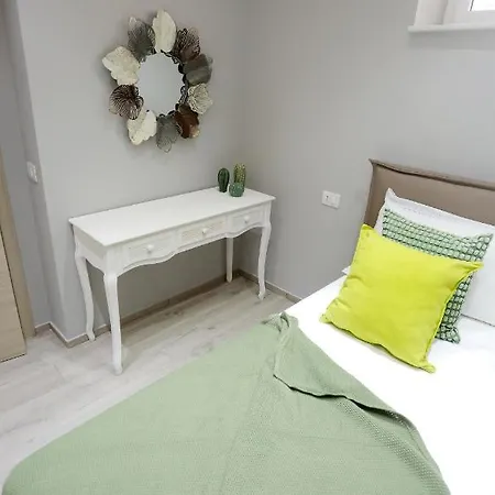 Piccole Donne Napoli