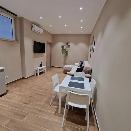 Piccole Donne Naples