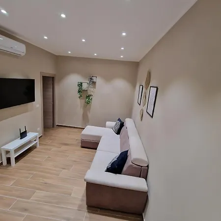 Piccole Donne * Naples