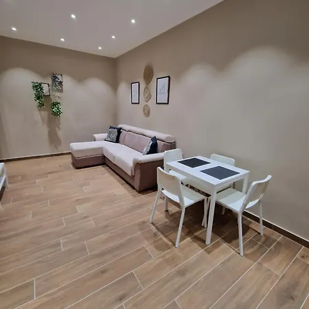 Piccole Donne Naples